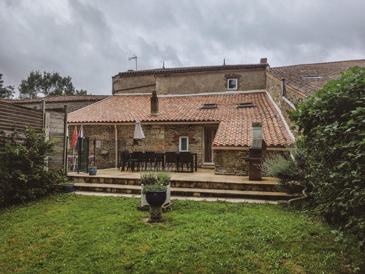 La Laujere Ivie - Gite & Piscine Privative Saint-Hilaire-du-Bois  Exterior foto